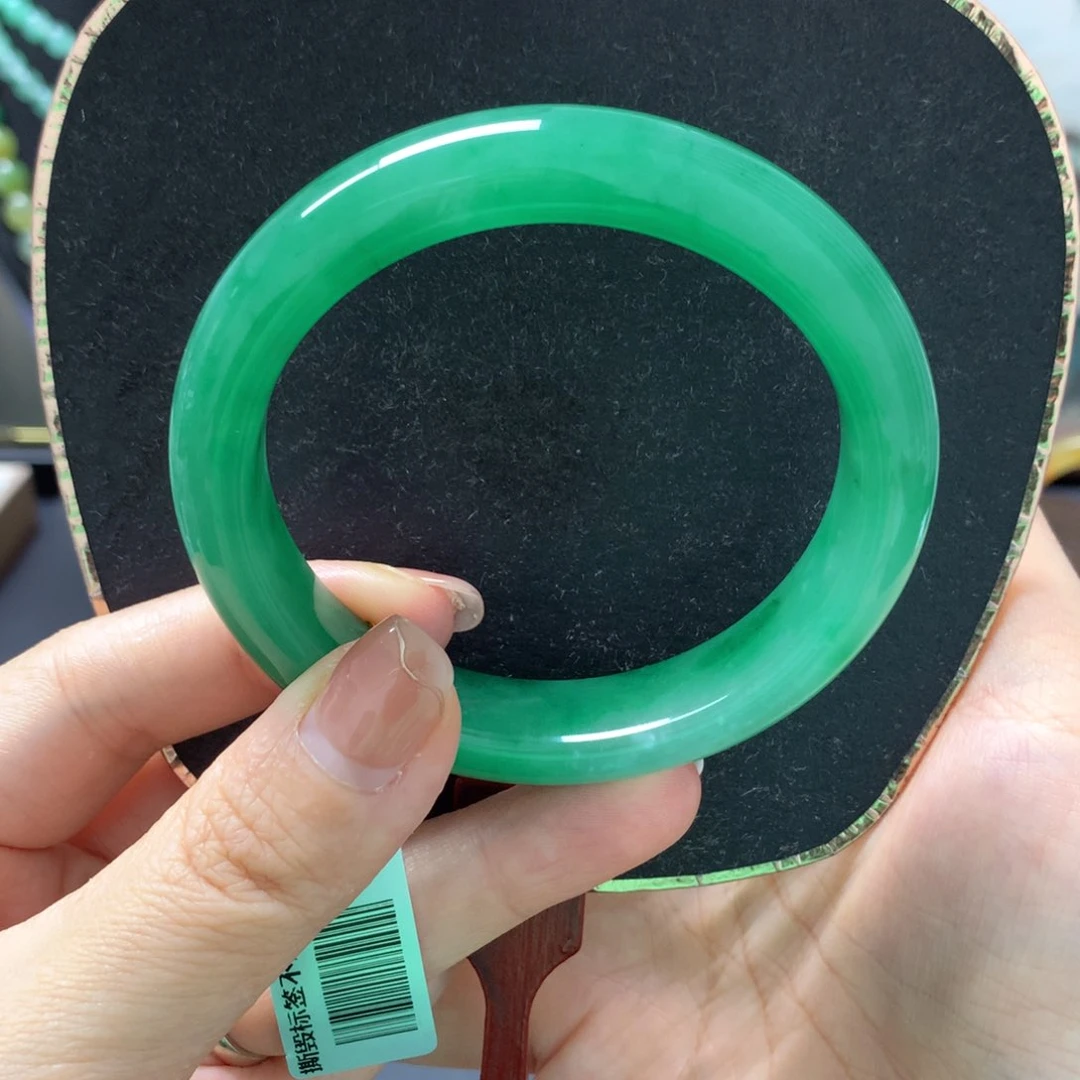 石英质玉手镯未镶嵌急**王