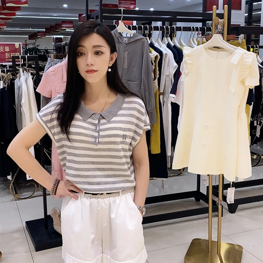 初晓皮草女装小衫