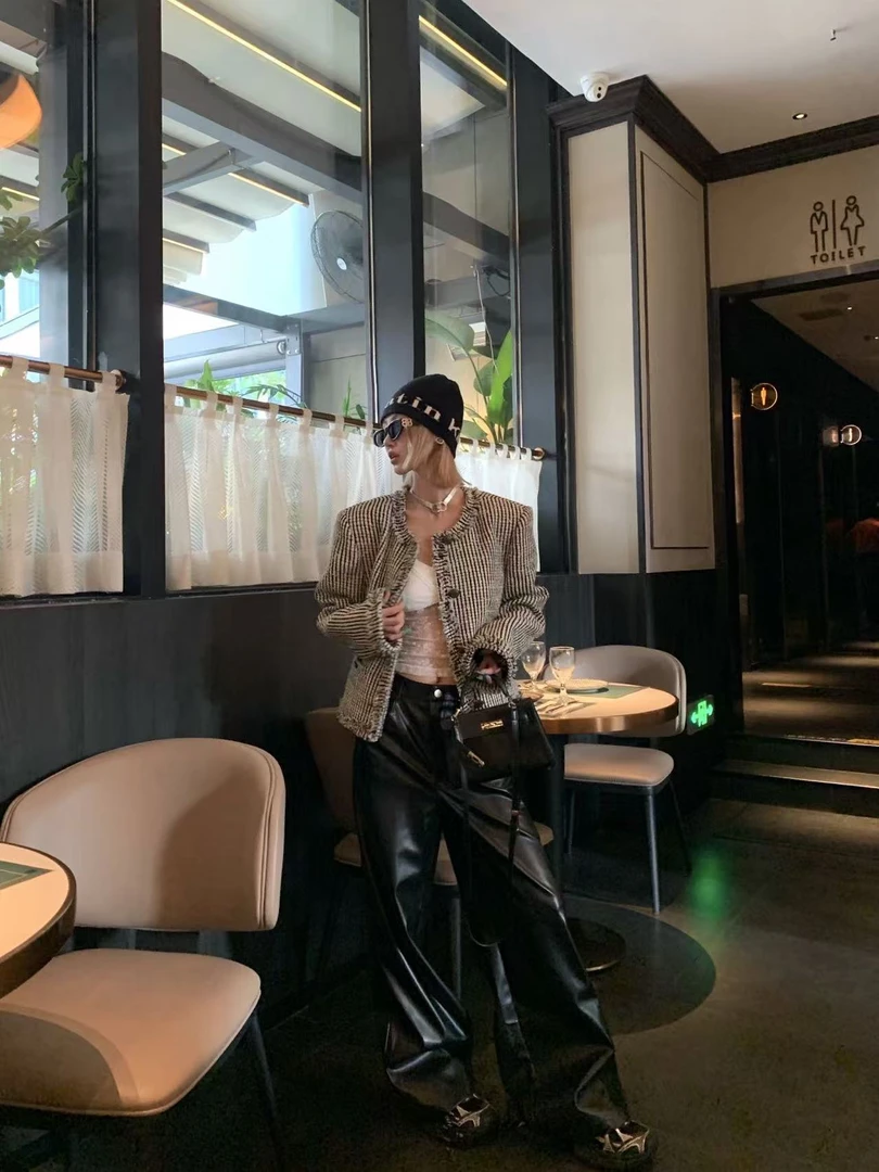 【SEE CHANGE25F/W】酷帅辣妹早秋中高腰百搭长皮裤