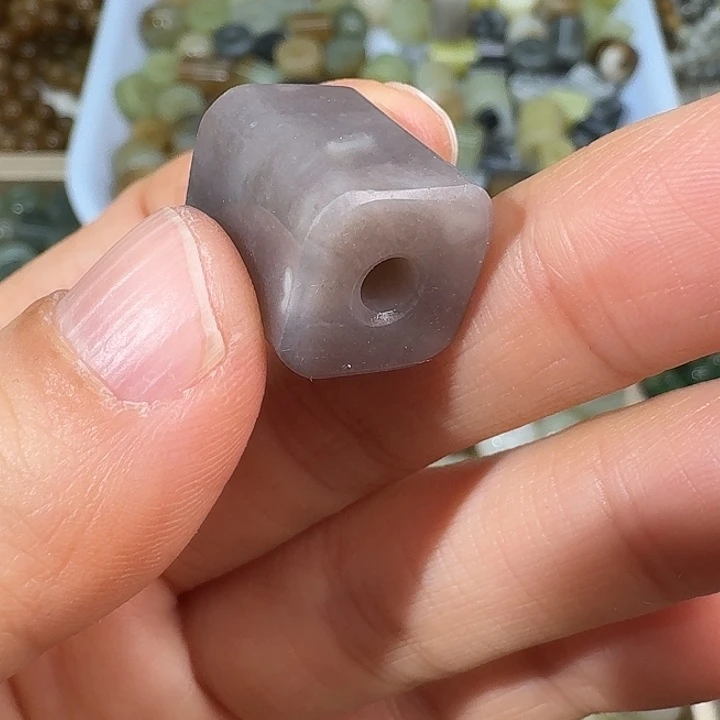 m***媛和田玉未镶嵌颈饰