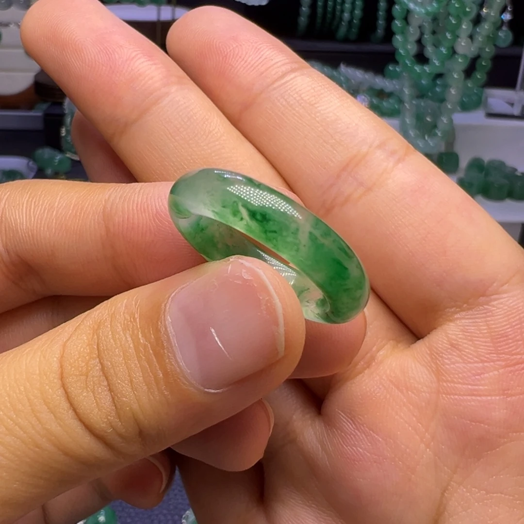 石英质玉未镶嵌颈饰