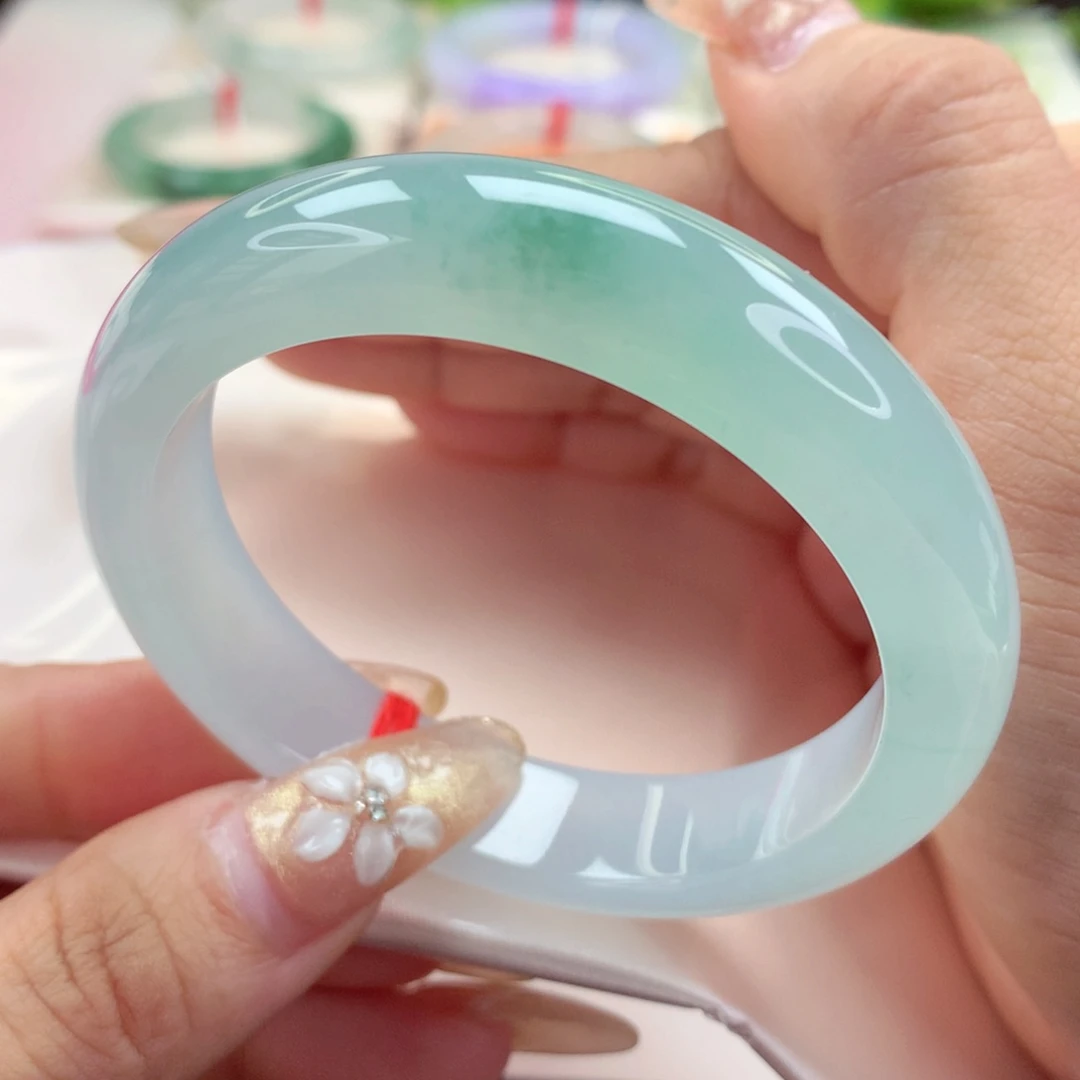 未镶嵌手镯翡翠54.8新货，种老肉细，起光，完美，小柒