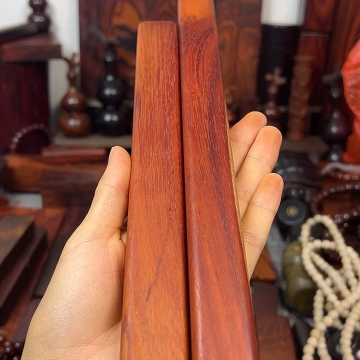 杨***洋尼泊尔紫檀两根有原皮