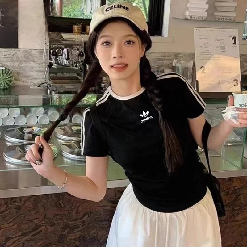 【内部福利】Jennie同款短T 女生刺绣运动风短袖
