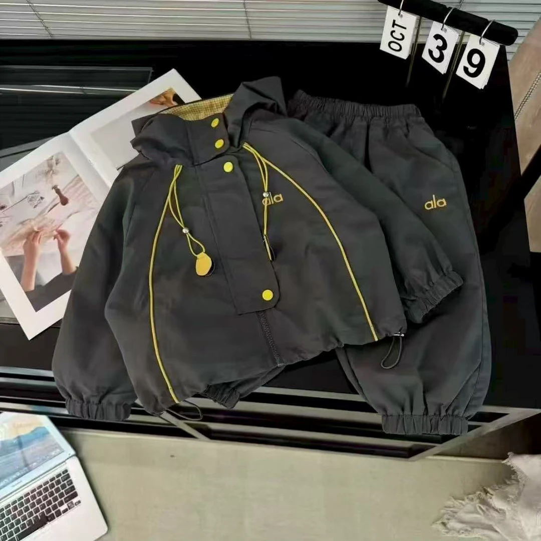 男女童秋装冲锋衣套装2025新款中大童运动户外冲锋衣外套儿童休闲