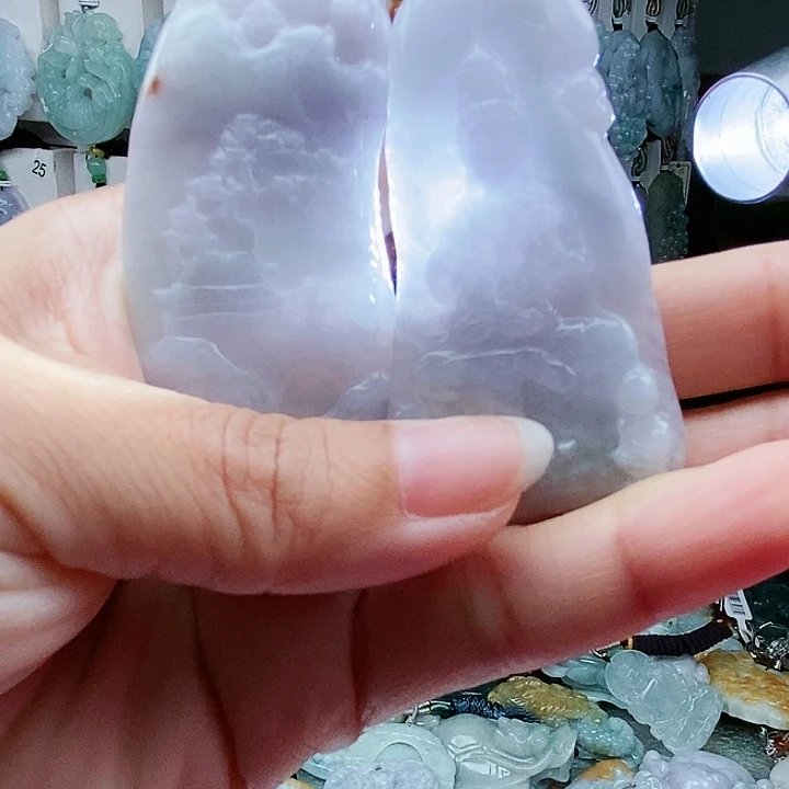 颈饰足铂镶嵌翡翠翡翠