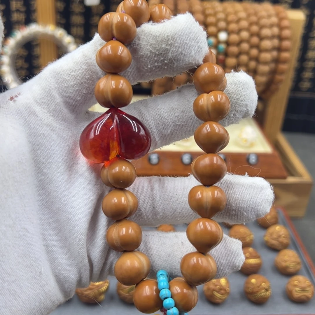 吊坠猴头核桃屁桃