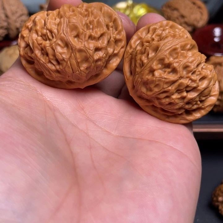 文玩核桃把件宫灯