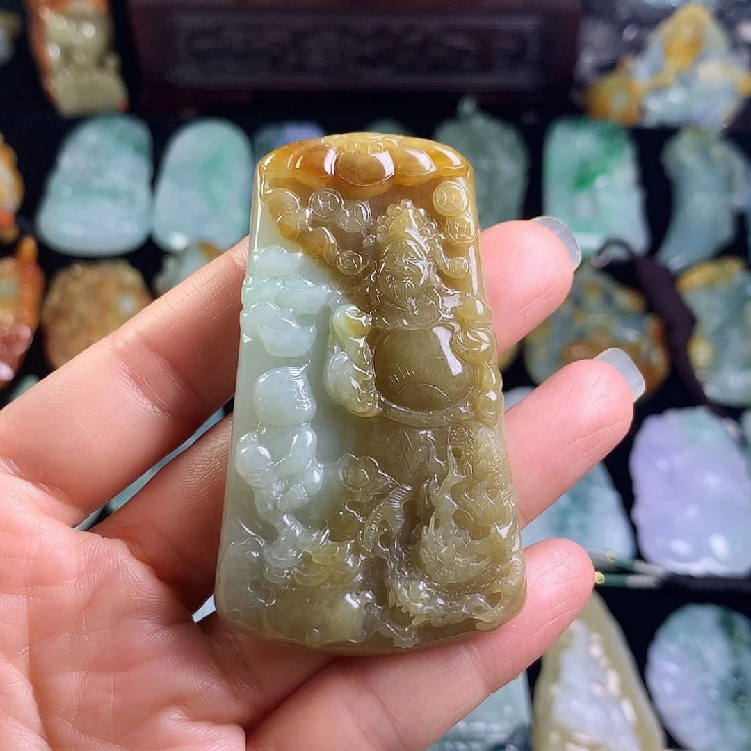 翡翠未镶嵌颈饰财神