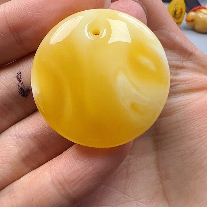 蜜蜡未镶嵌珠宝奇石