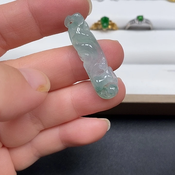 颈饰未镶嵌翡翠九尾狐