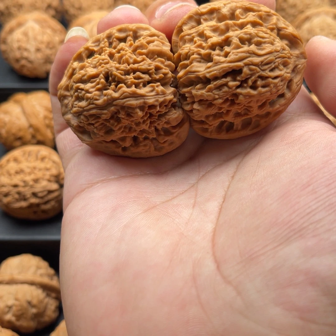 文玩核桃吊坠海*老树南疆石42，海浪，88