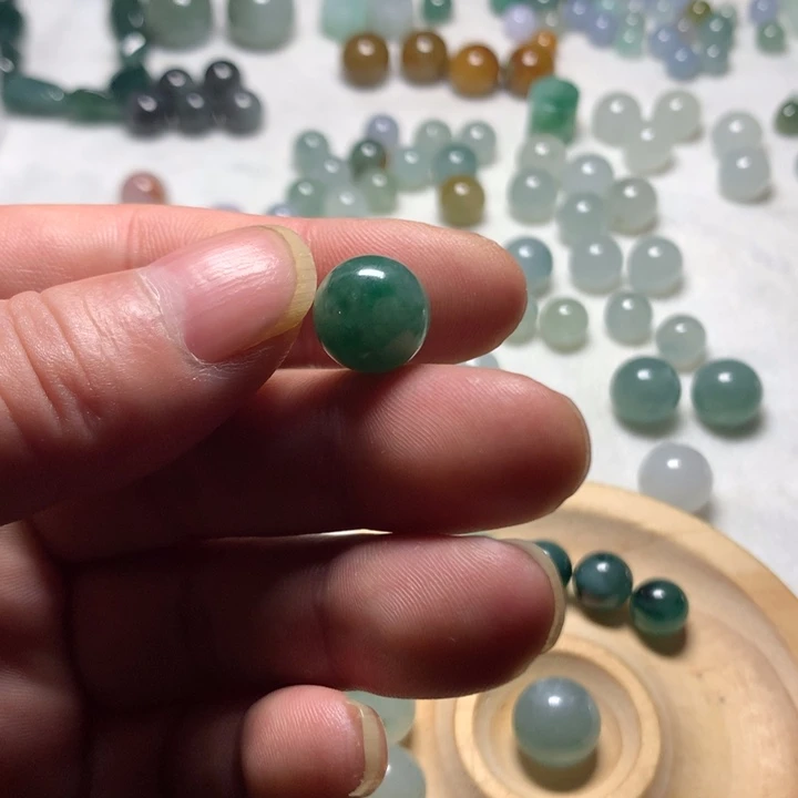 紫***星翡翠散珠珠子一颗