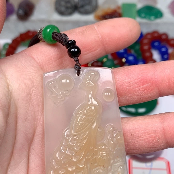 玛瑙/玉髓颈饰未镶嵌小*芒