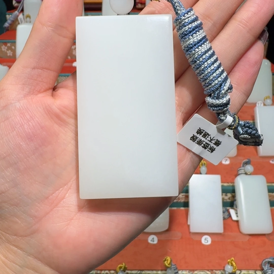 ****森和田玉未镶嵌颈饰