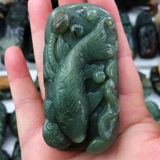 未镶嵌岫岩老玉（透闪石质玉）把件