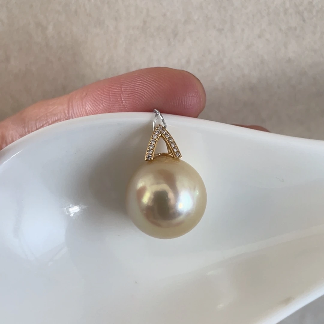 18K金镶嵌颈饰海水珍珠13.8mm