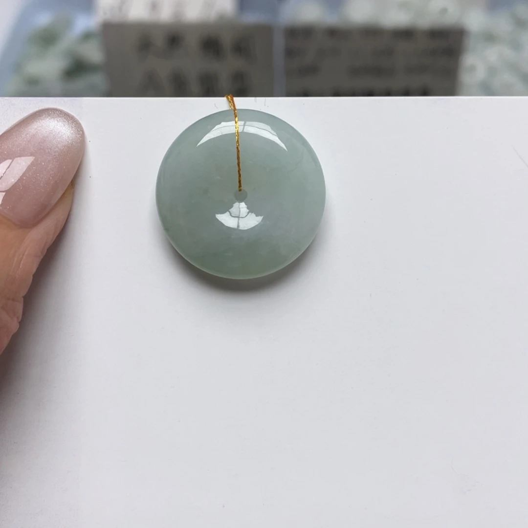 翡翠未镶嵌颈饰平安扣