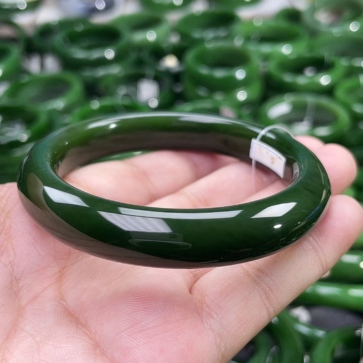 未镶嵌手镯和田玉（碧玉）