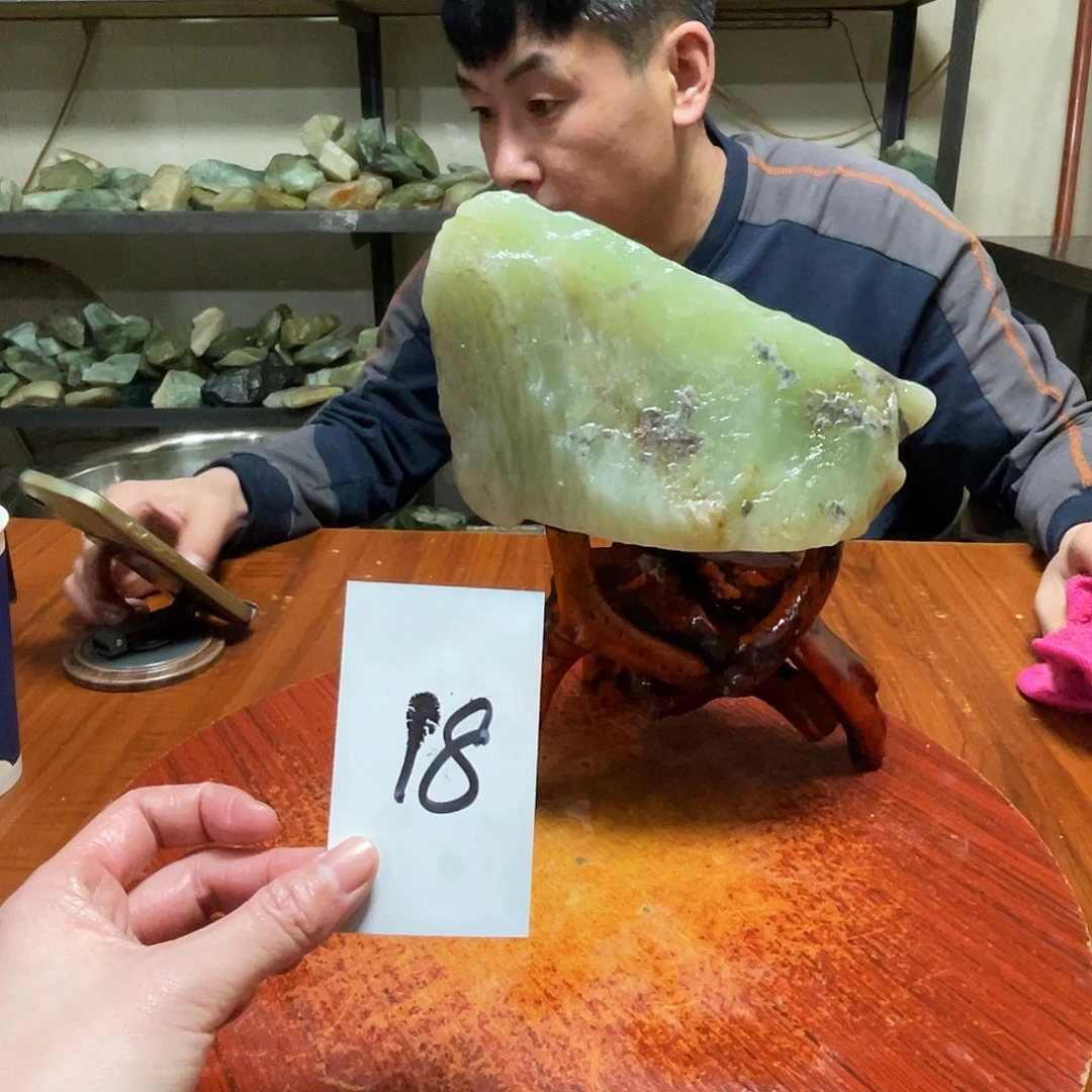 蛇纹石玉未镶嵌原石18