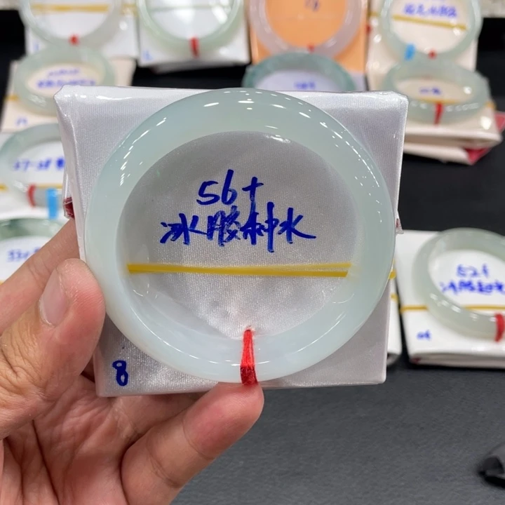 翡翠手镯未镶嵌缅甸翡翠