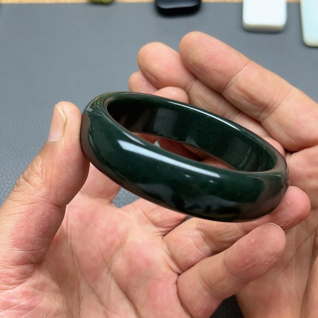 手链未镶嵌和田玉手镯