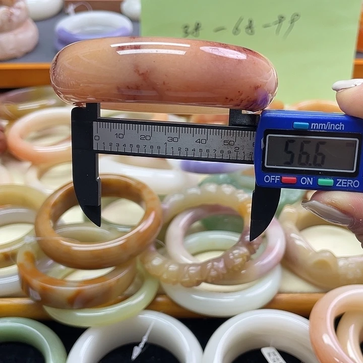 未镶嵌手镯石英质玉