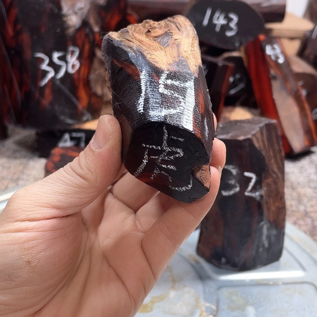 交趾黄檀（大红酸枝）