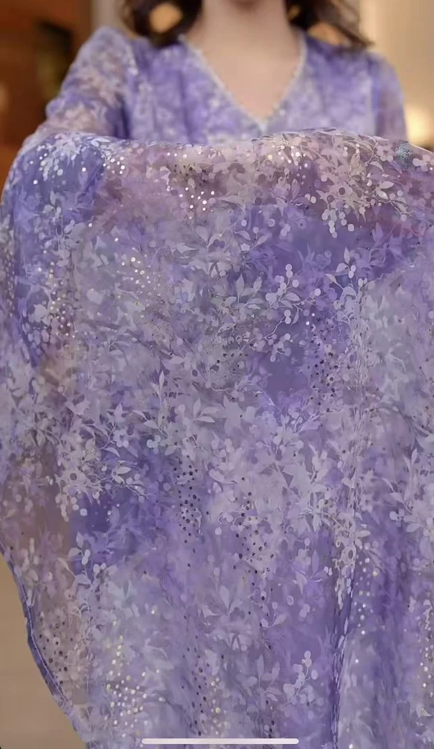 莹莹 常规套头V领圆领连衣W51A33322