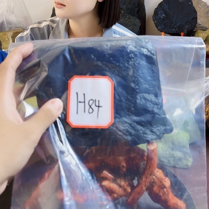 维***哥蛇纹石玉未镶嵌岫玉原石