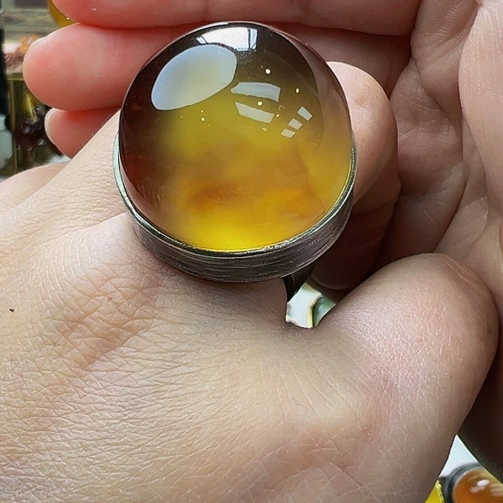 未镶嵌琥珀珠宝奇石