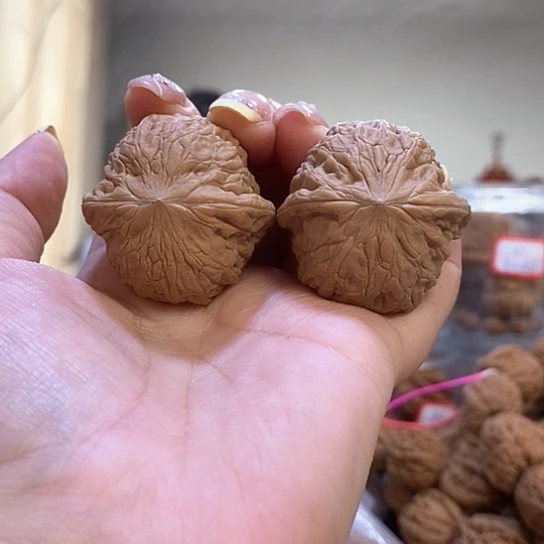文玩核桃吊坠38铁锤有小黄点