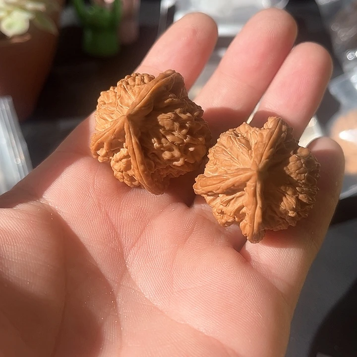 文玩核桃把件三棱