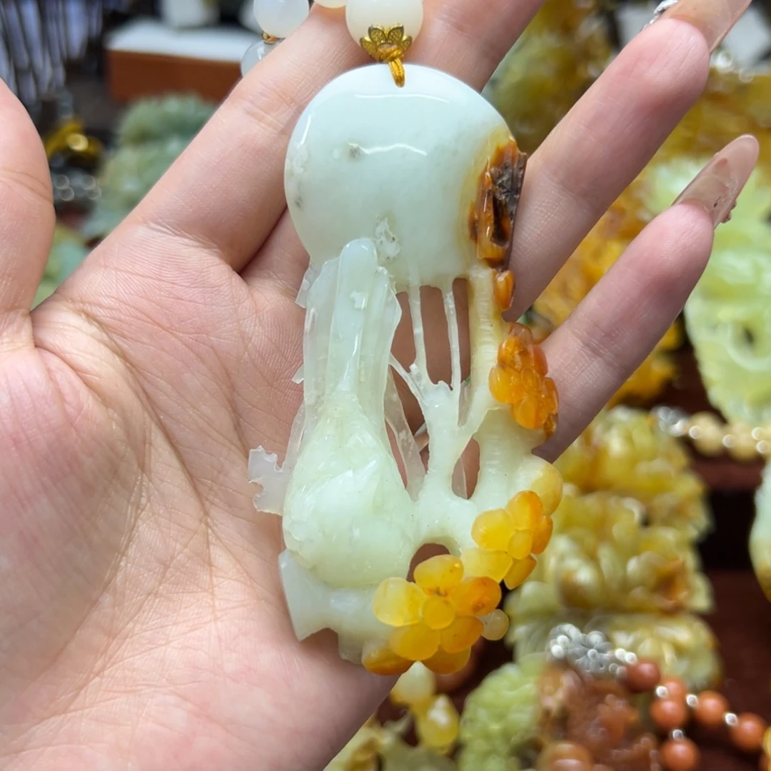 蛇纹石玉未镶嵌颈饰