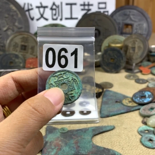 春***象铜现代文创工艺品