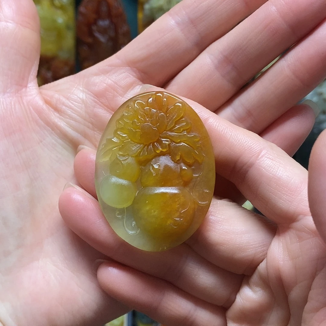 岫玉未镶嵌吊坠(赠链)