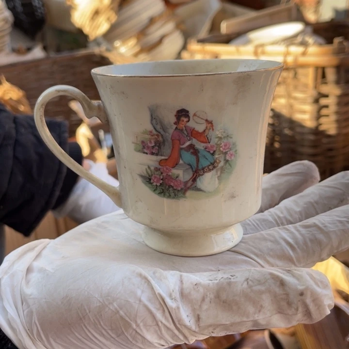 摆件陶瓷盘子碗砂锅都有