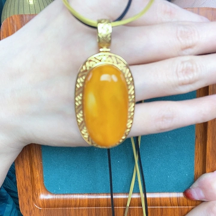 蜜蜡颈饰银S925镶嵌吊坠