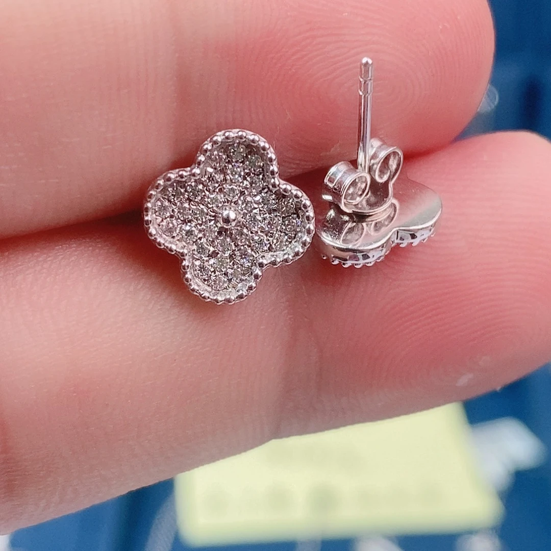 耳饰合成碳硅石（莫桑石）铂Pt950镶嵌