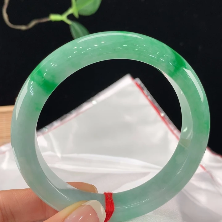 翡翠手镯未镶嵌61圈口0006