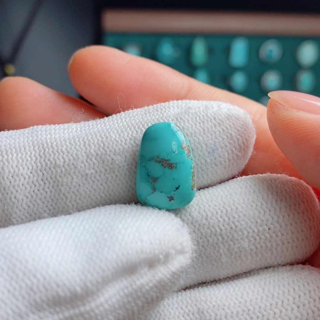 绿松石未镶嵌颈饰