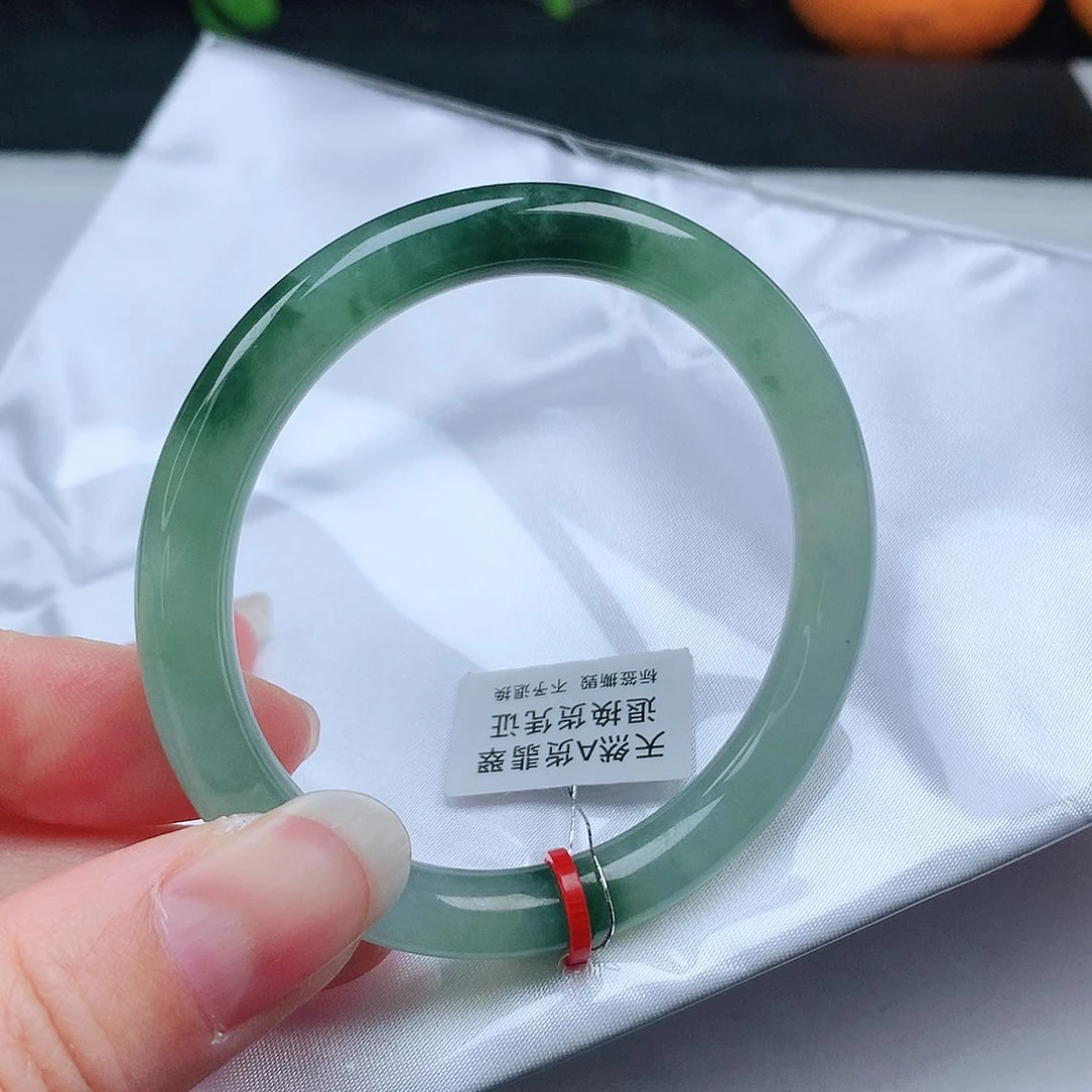 翡翠手镯未镶嵌53圆