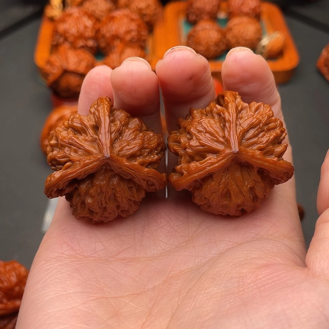 ****链文玩核桃把件三棱