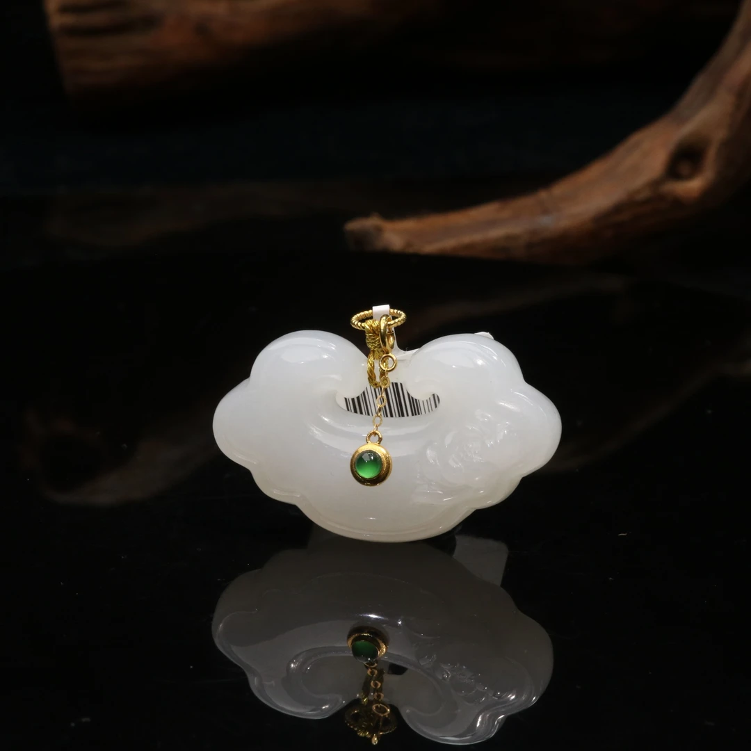 13和田玉18K金一级白如意锁吊坠/600148保利厦门拍卖