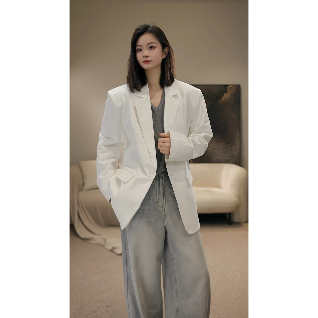卢尚原创一粒扣纯色白西装0580