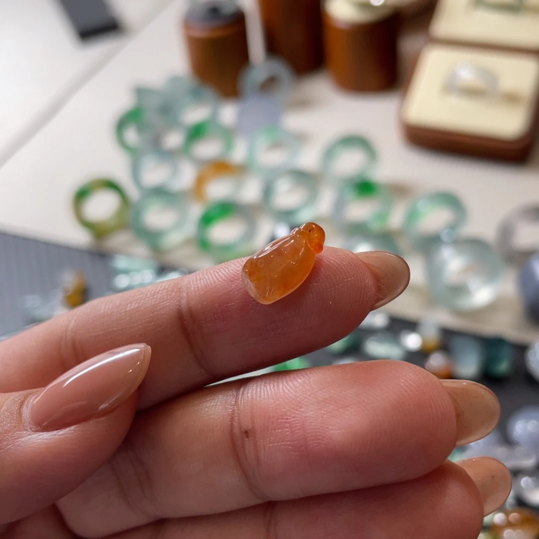 定制翡翠未镶嵌莲蓬