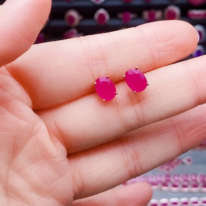 银S925镶嵌红宝石耳饰