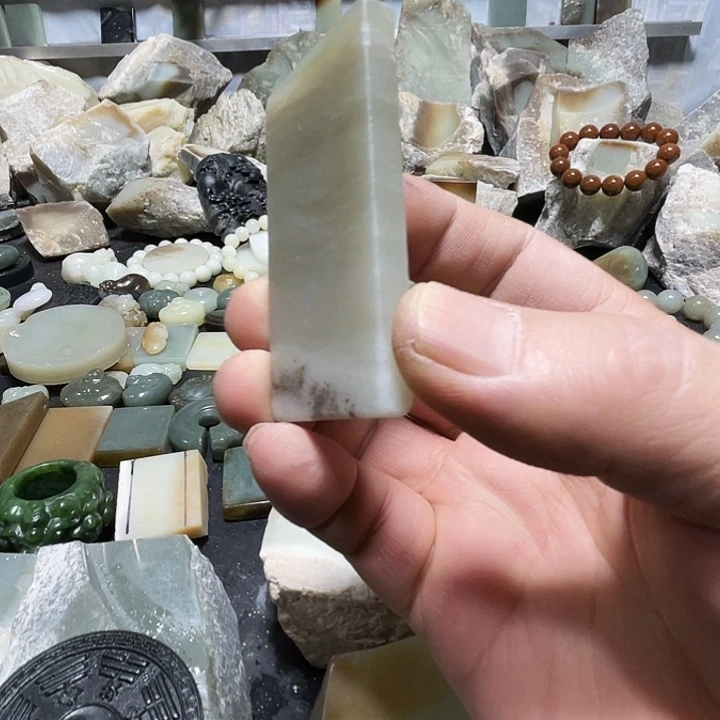 十***月和田玉（糖玉）未镶嵌把件