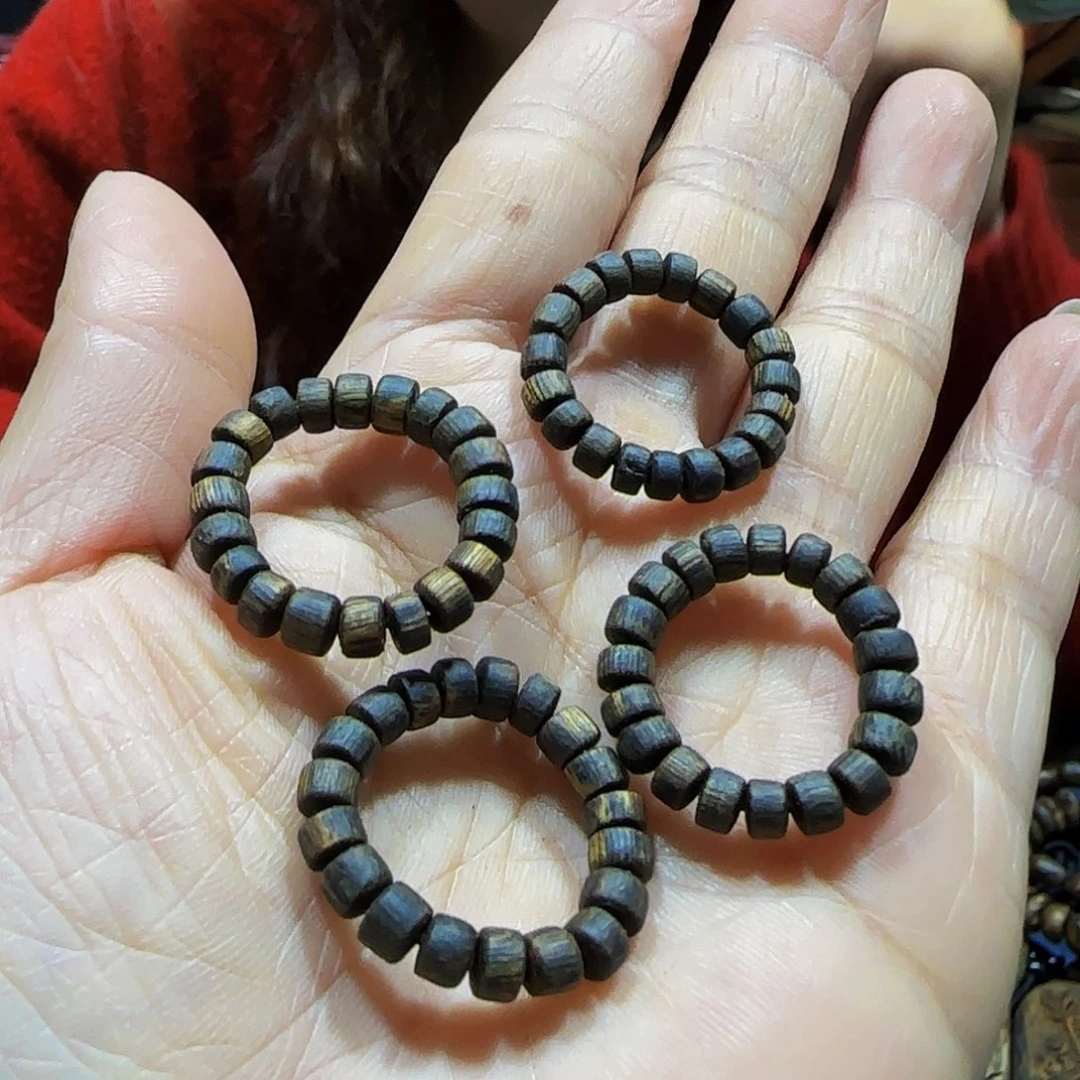 沉香碎屑沉香海南绿奇张勺子沉水小戒指发一个