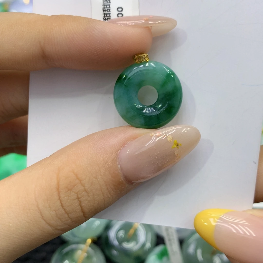 颈饰18K金镶嵌翡翠